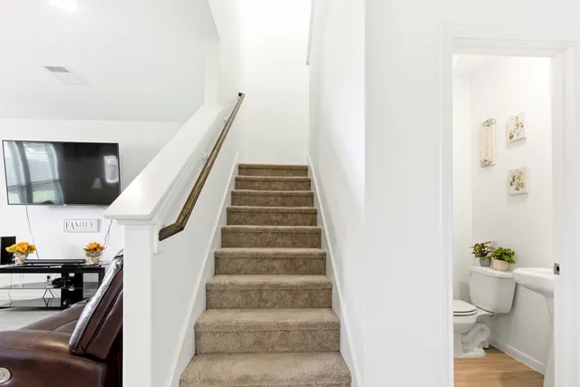 $2,350 | 343 Paso Fino Drive, Alvin, TX 77511