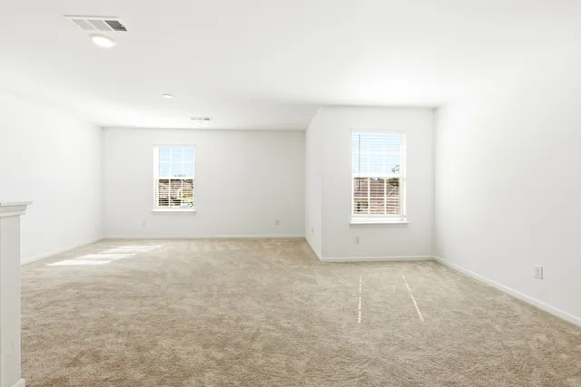 $2,350 | 343 Paso Fino Drive, Alvin, TX 77511