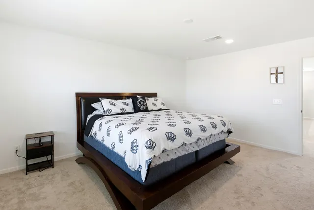 $2,350 | 343 Paso Fino Drive, Alvin, TX 77511