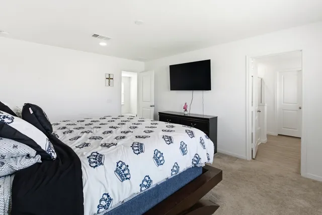 $2,350 | 343 Paso Fino Drive, Alvin, TX 77511