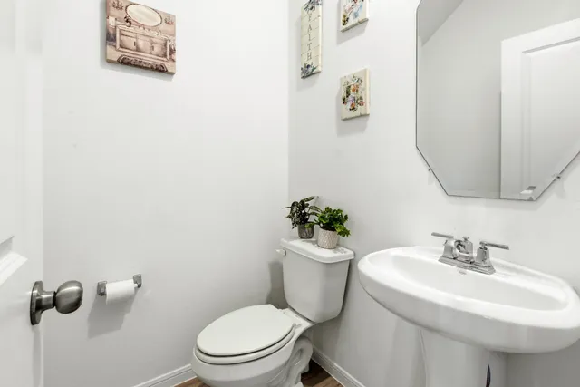 $2,350 | 343 Paso Fino Drive, Alvin, TX 77511