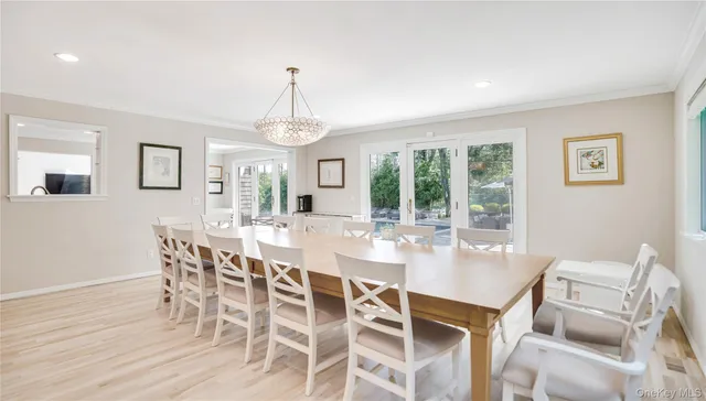 $2,999,000 | 9 Rosebud Lane, East Quogue, NY 11942