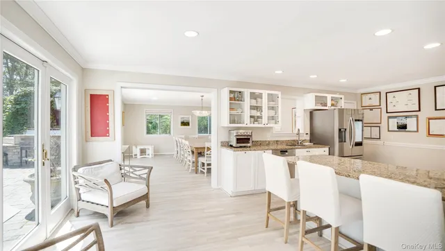 $2,999,000 | 9 Rosebud Lane, East Quogue, NY 11942