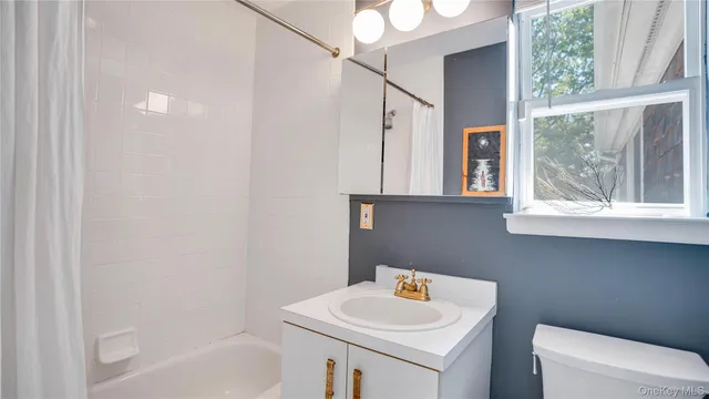 $2,999,000 | 9 Rosebud Lane, East Quogue, NY 11942