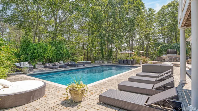 $2,999,000 | 9 Rosebud Lane, East Quogue, NY 11942