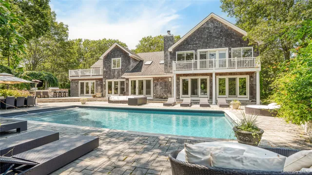 $2,999,000 | 9 Rosebud Lane, East Quogue, NY 11942