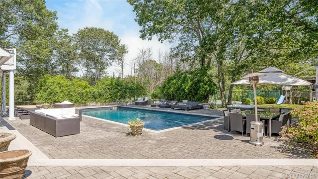 $2,999,000 | 9 Rosebud Lane, East Quogue, NY 11942