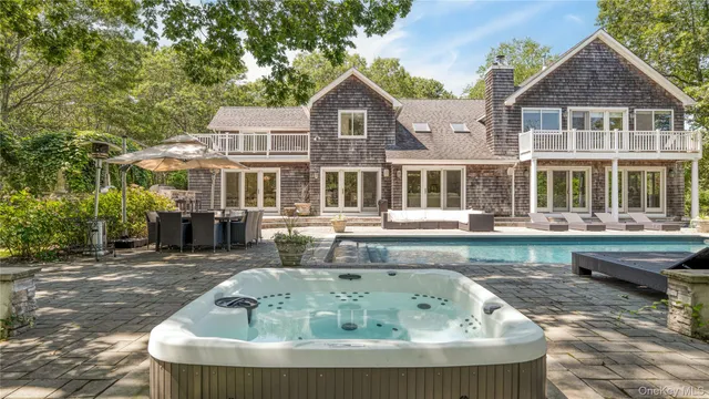 $2,999,000 | 9 Rosebud Lane, East Quogue, NY 11942