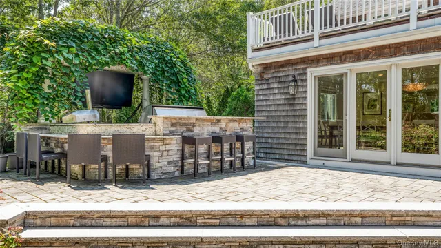 $2,999,000 | 9 Rosebud Lane, East Quogue, NY 11942