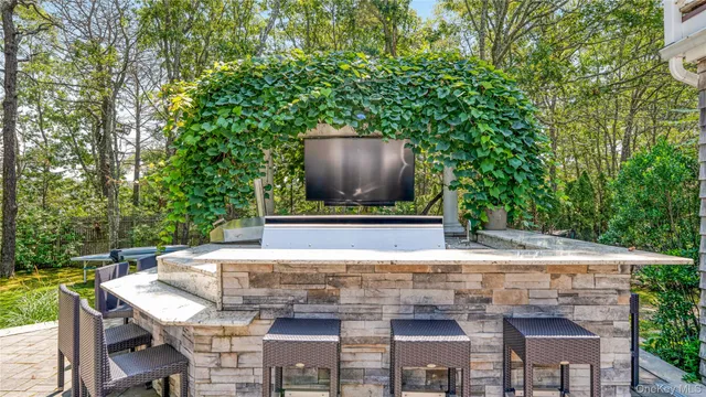 $2,999,000 | 9 Rosebud Lane, East Quogue, NY 11942