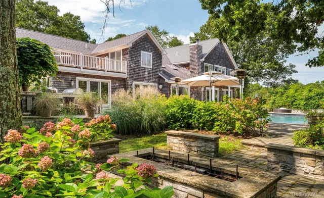 $2,999,000 | 9 Rosebud Lane, East Quogue, NY 11942