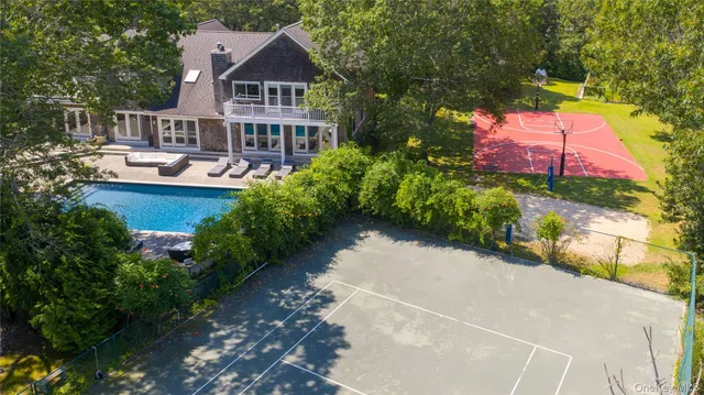 $2,999,000 | 9 Rosebud Lane, East Quogue, NY 11942