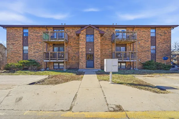 $135,000 | 507 Columbia Drive, Unit J, Columbia, MO 65201