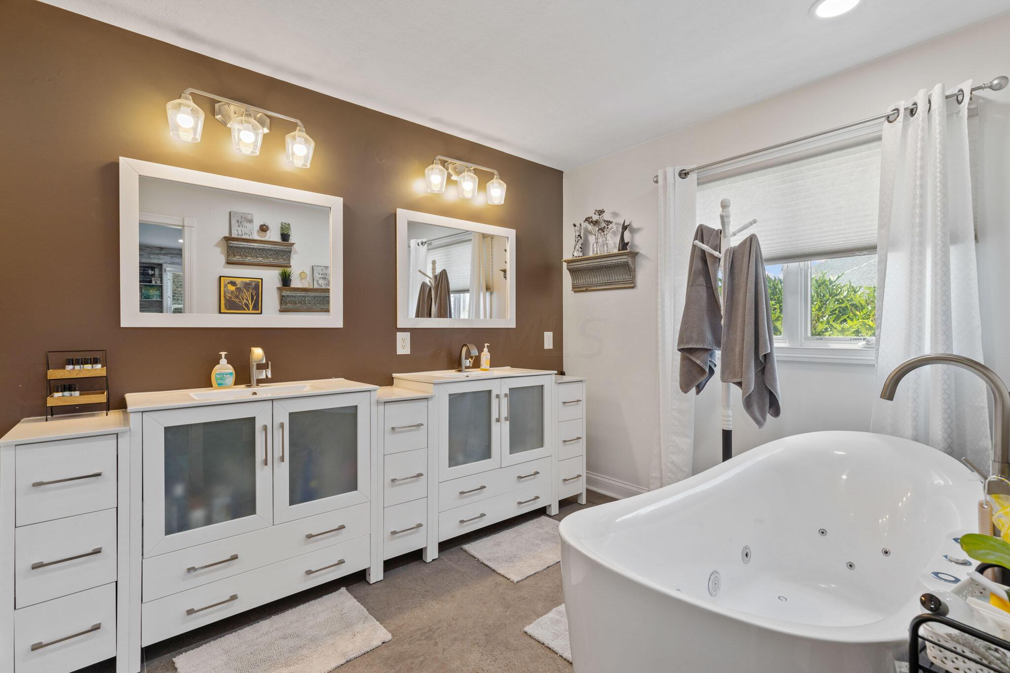 25903 Morris Salem Road Circleville, OH 43113 - Photo 23 of 49 Owners Updated bathroom