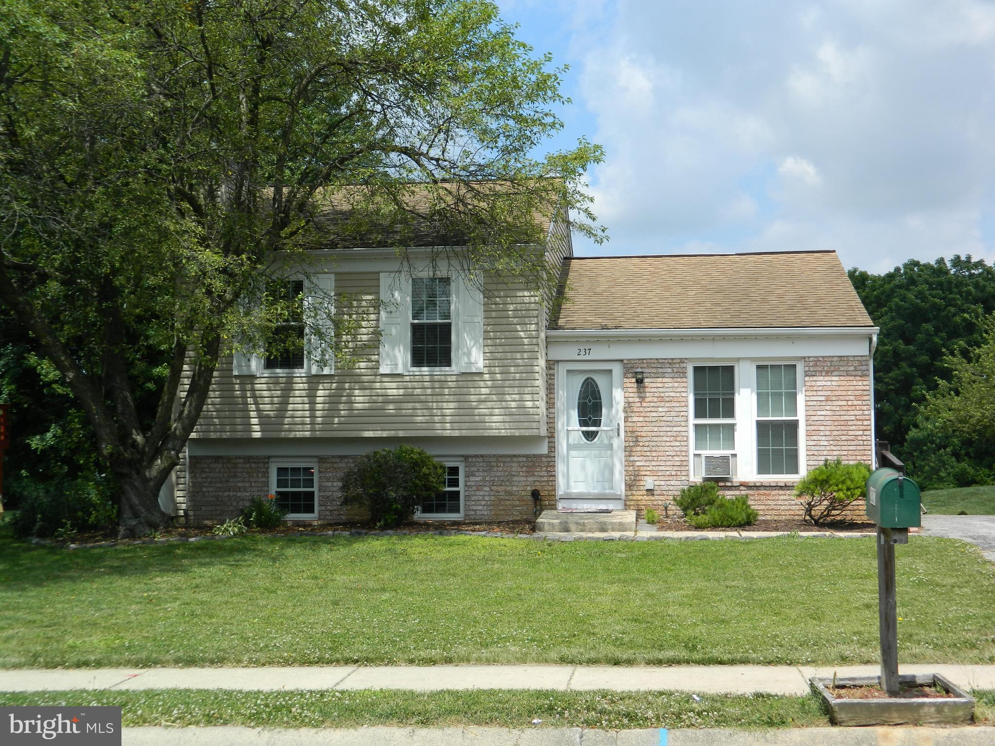 237 Pulte Road Lancaster, PA 17601 - Photo 1 of 28 Front