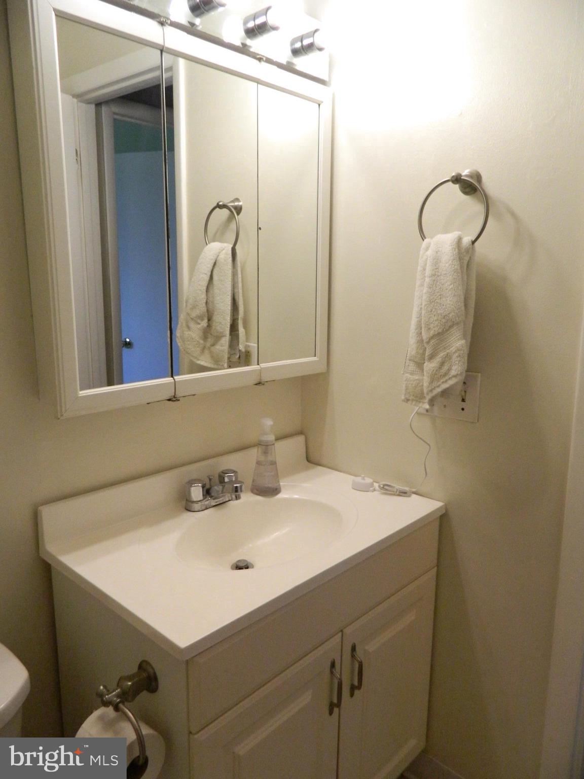 237 Pulte Road Lancaster, PA 17601 - Photo 19 of 28 Bathroom