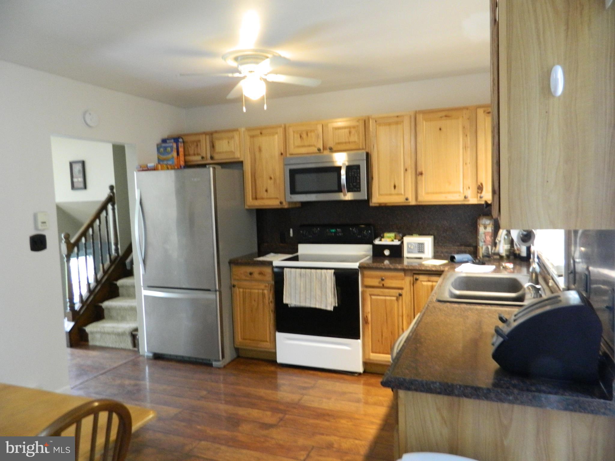 237 Pulte Road Lancaster, PA 17601 - Photo 10 of 28 Kitchen