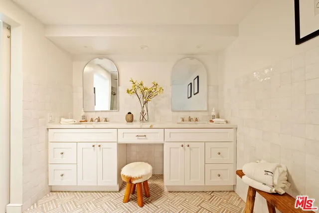 $2,625,000 | 130 Marguerita Avenue, Unit 13, Santa Monica, CA 90402