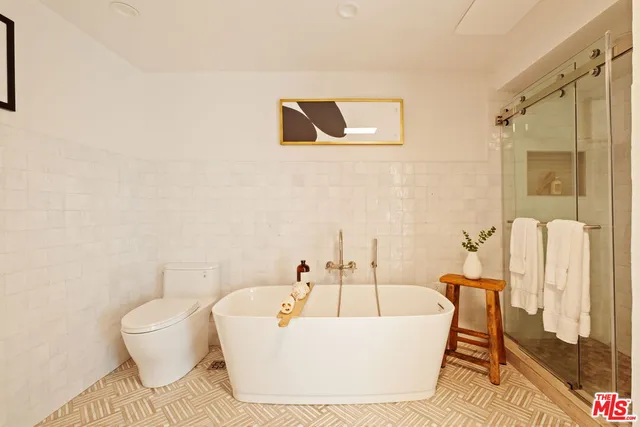 $2,625,000 | 130 Marguerita Avenue, Unit 13, Santa Monica, CA 90402