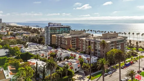 $2,625,000 | 130 Marguerita Avenue, Unit 13, Santa Monica, CA 90402
