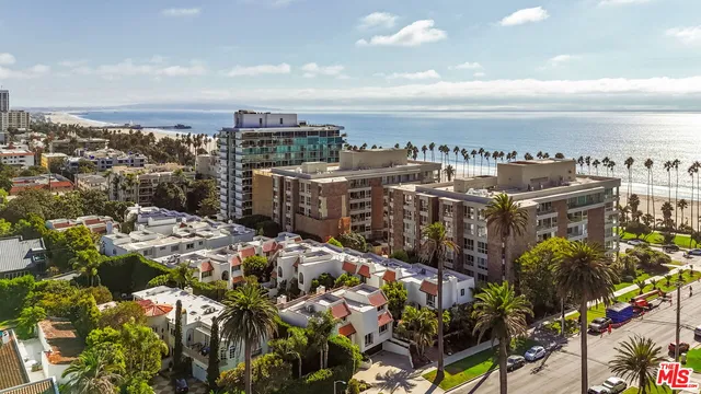 $2,625,000 | 130 Marguerita Avenue, Unit 13, Santa Monica, CA 90402