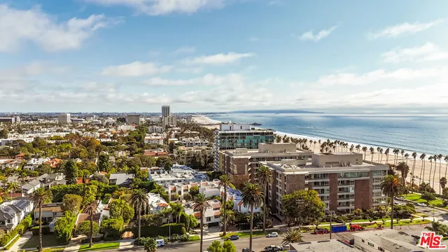 $2,625,000 | 130 Marguerita Avenue, Unit 13, Santa Monica, CA 90402