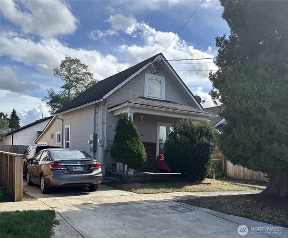 $550,000 | 5225 South J Street, Tacoma, WA 98408