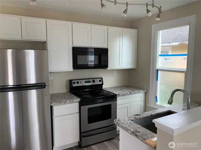 $550,000 | 5225 South J Street, Tacoma, WA 98408