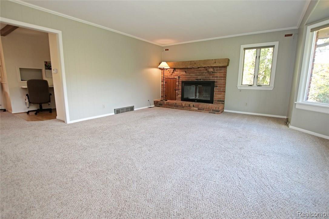 3900 Allen Road Ortonville, MI 48462 - Photo 9 of 55 9) Living Room.jpg