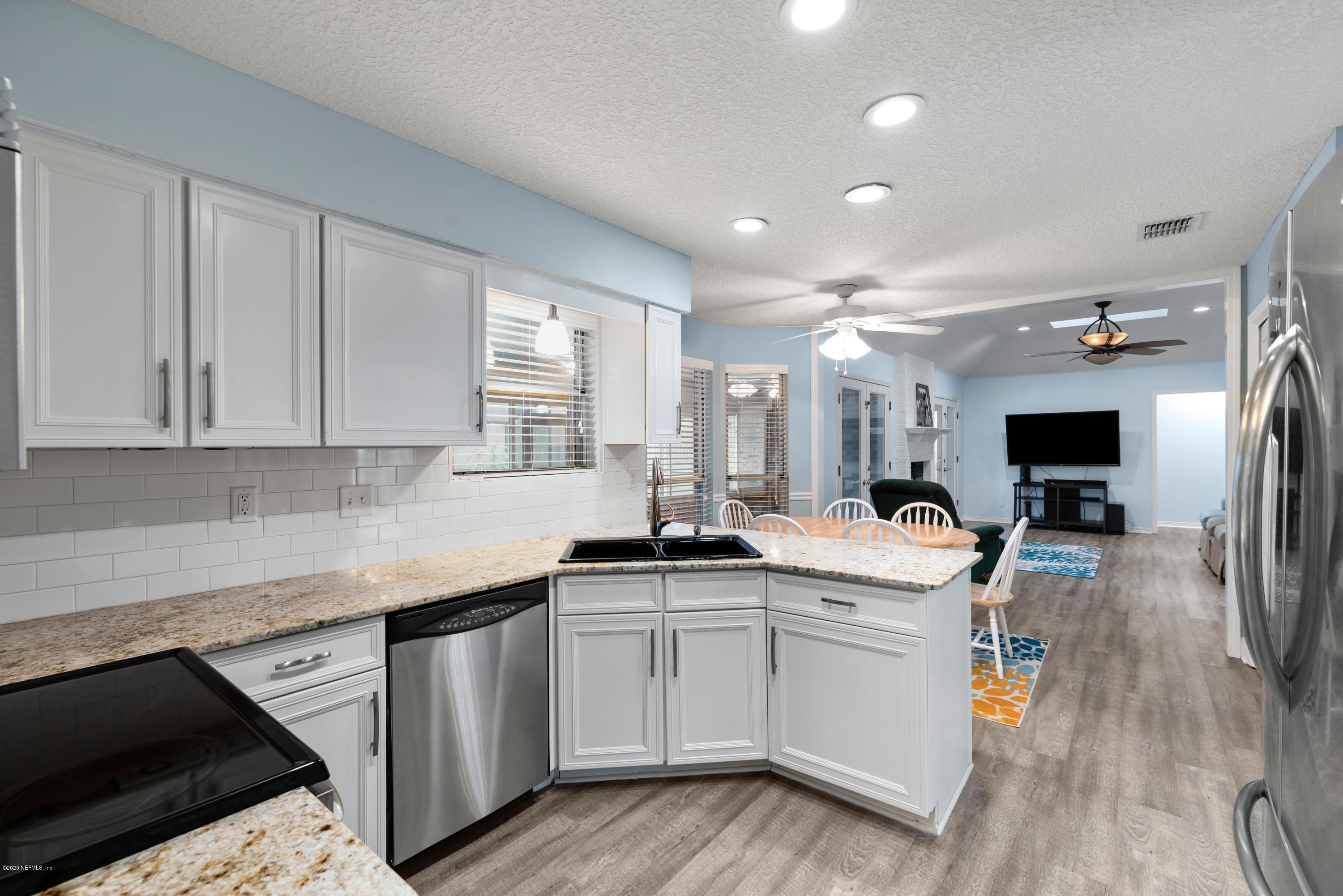 3005 Nautilus Road Middleburg, FL 32068 - Photo 12 of 38 Kitchen