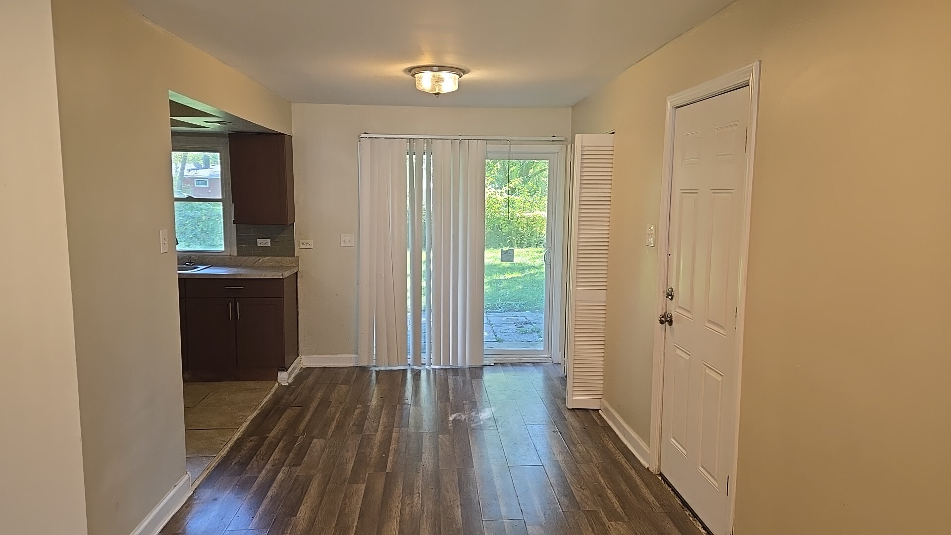 15333 Cherry Lane Markham, IL 60428 - Photo 10 of 22