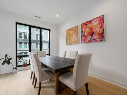$1,100,000 | 305 South Racine Avenue, Unit 6B, Chicago, IL 60607