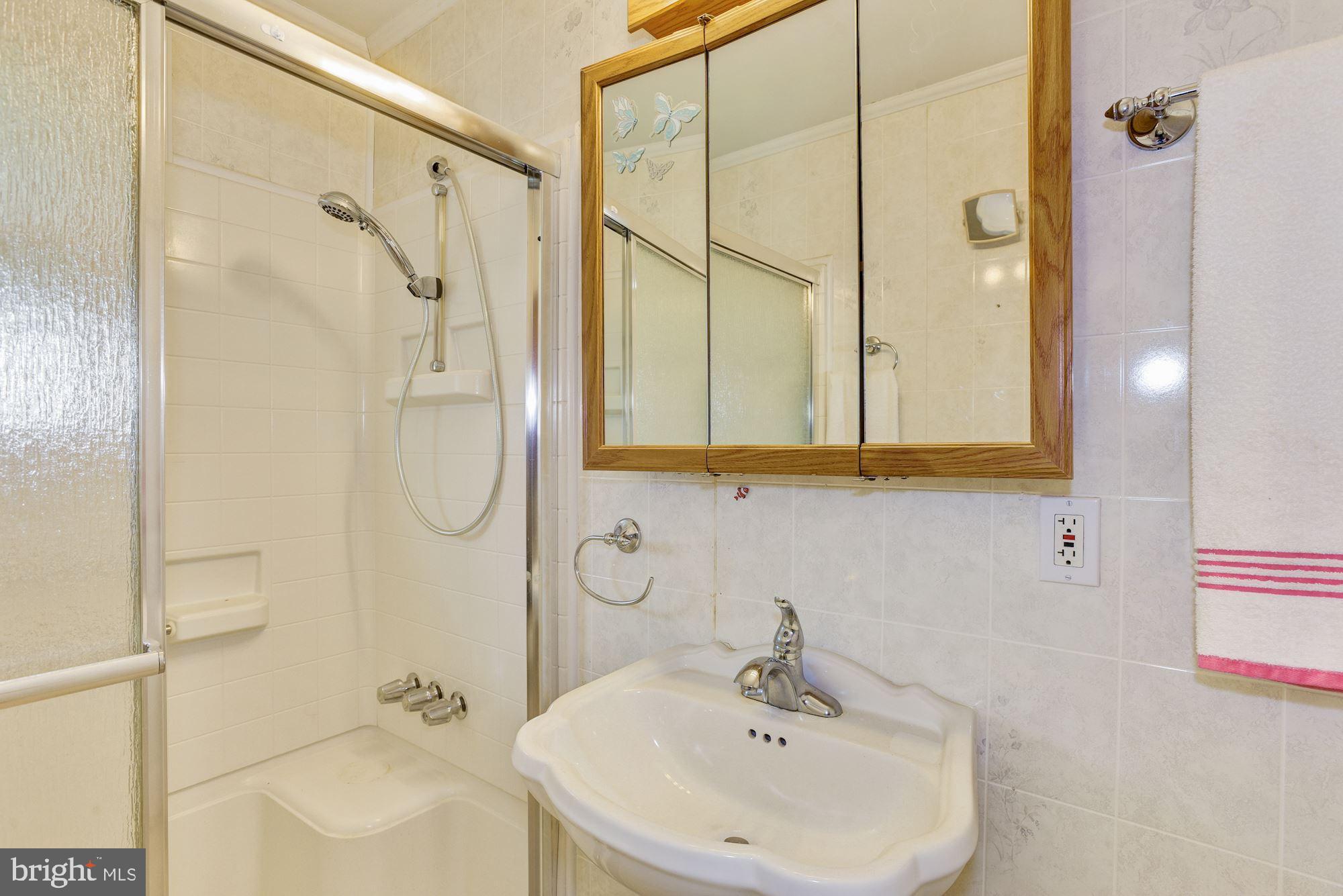1068 Chews Landing Road Laurel Springs, NJ 08021 - Photo 18 of 31