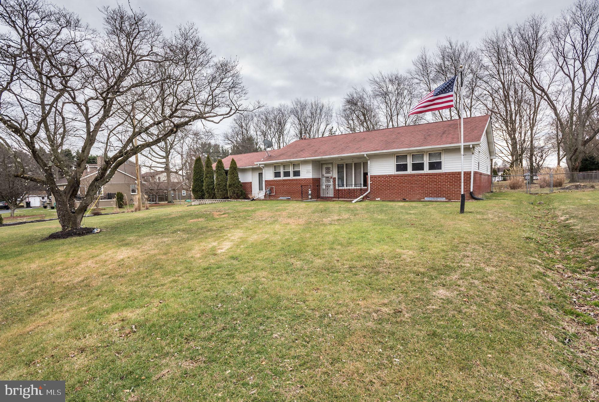 1068 Chews Landing Road Laurel Springs, NJ 08021 - Photo 3 of 31