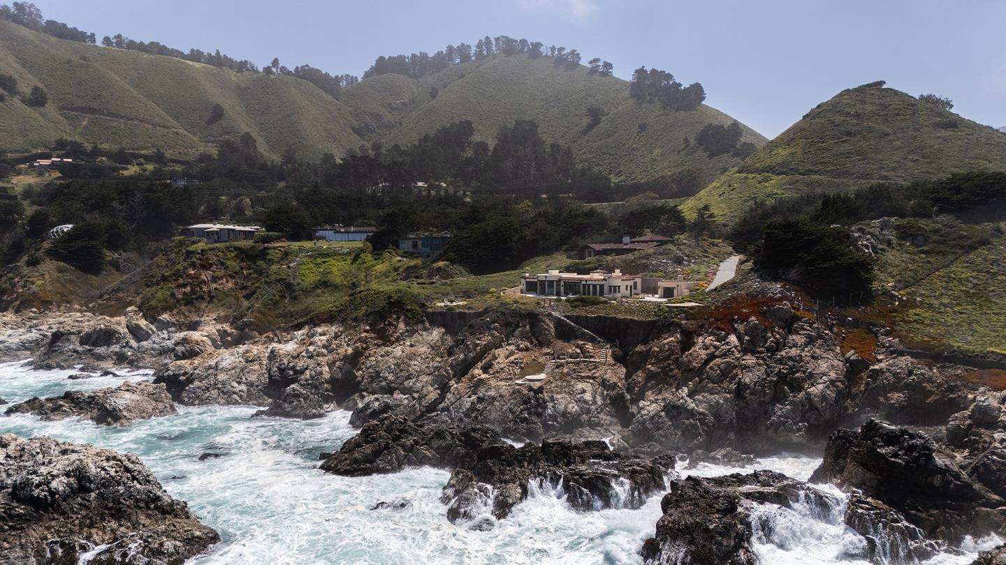36654 Highway 1 Carmel, CA 93923 - Photo 3 of 23 a view of a tree in a field