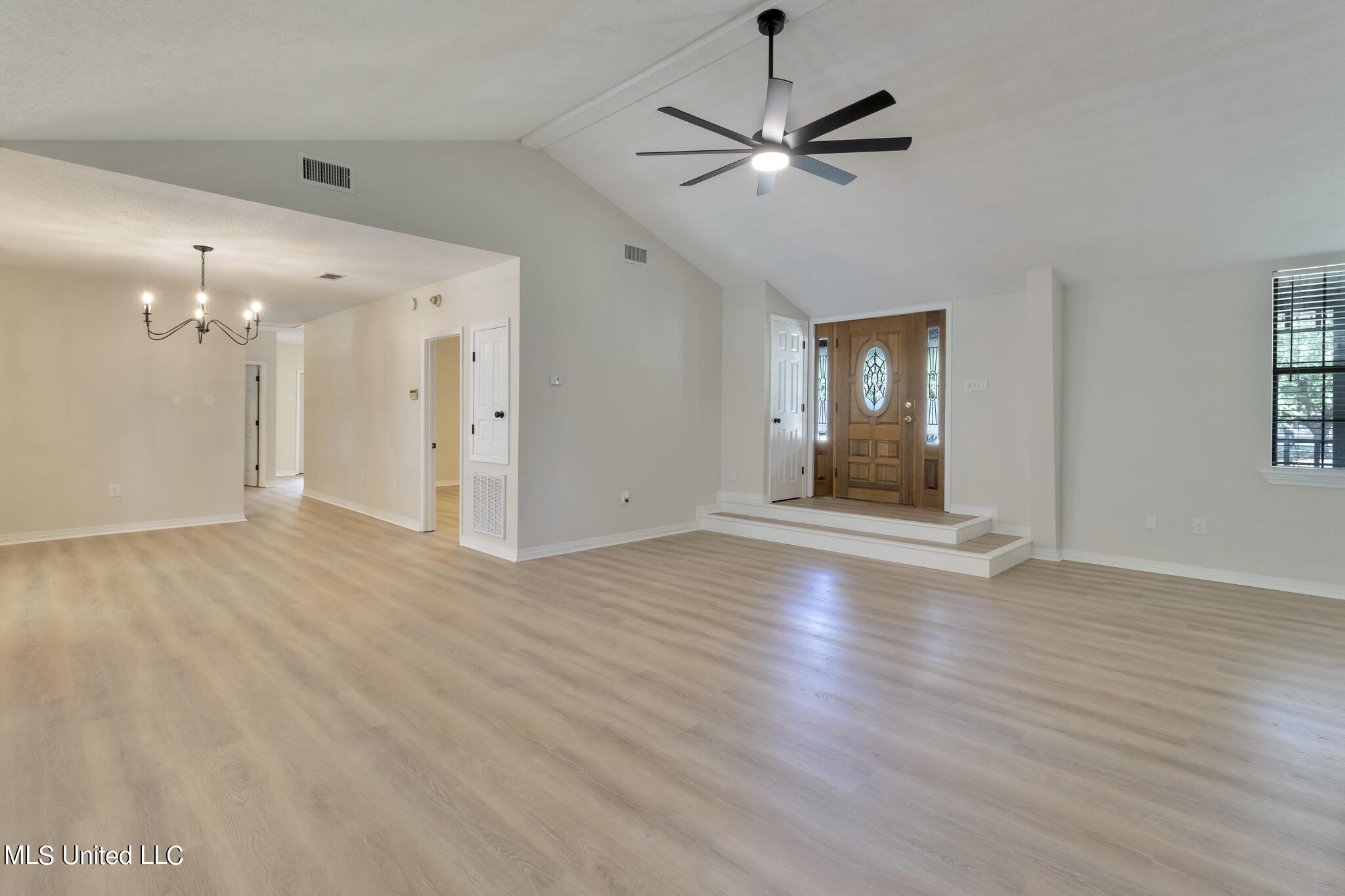 11104 Shorecrest Road Biloxi, MS 39532 - Photo 7 of 26 IMG_5184