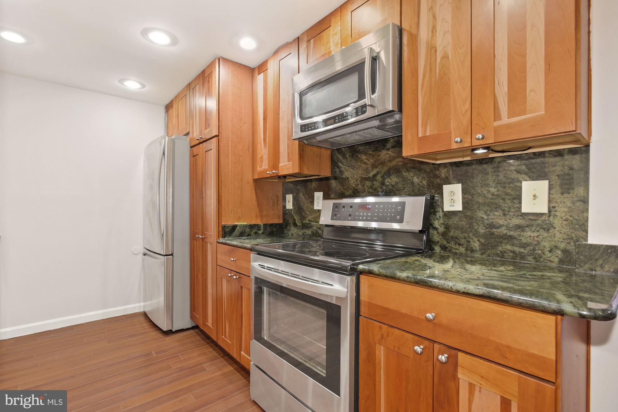 11028 Saffold Way Reston, VA 20190 - Photo 4 of 21