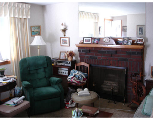 2 Sunset Road Braintree, MA 02184 - Photo 4 of 7 Gallery Image 4