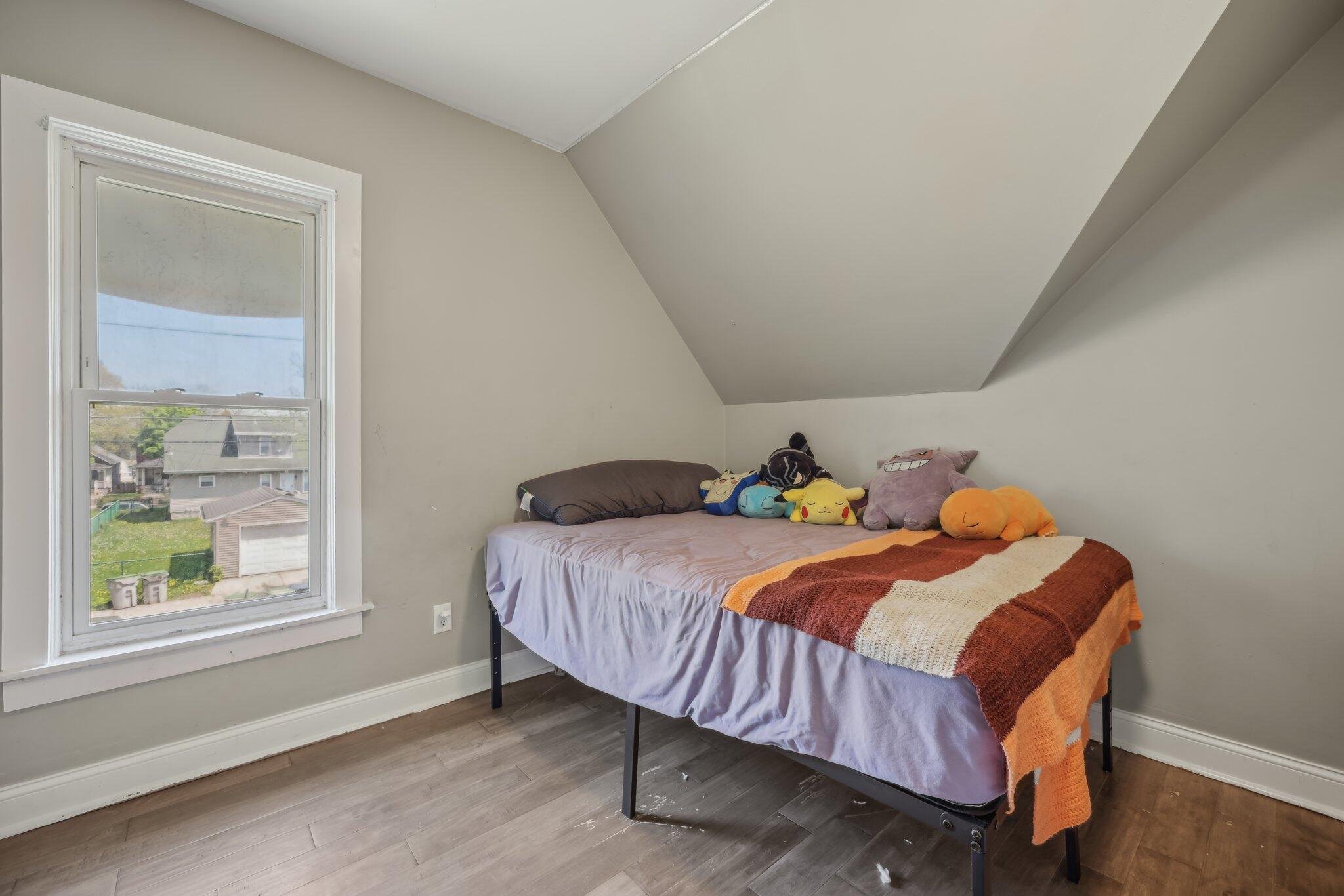 5312 North 36th Street Milwaukee, WI 53209 - Photo 13 of 16 21-web-or-mls-N 36th St-1605-021