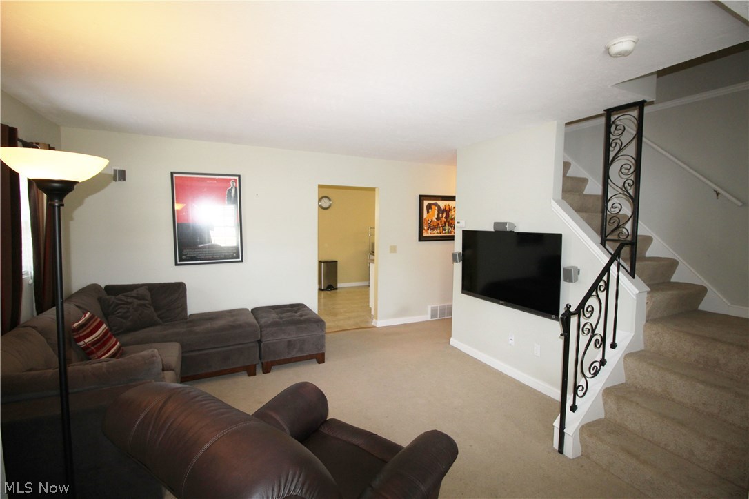 30240 Powell Road Willowick, OH 44095 - Photo 4 of 20