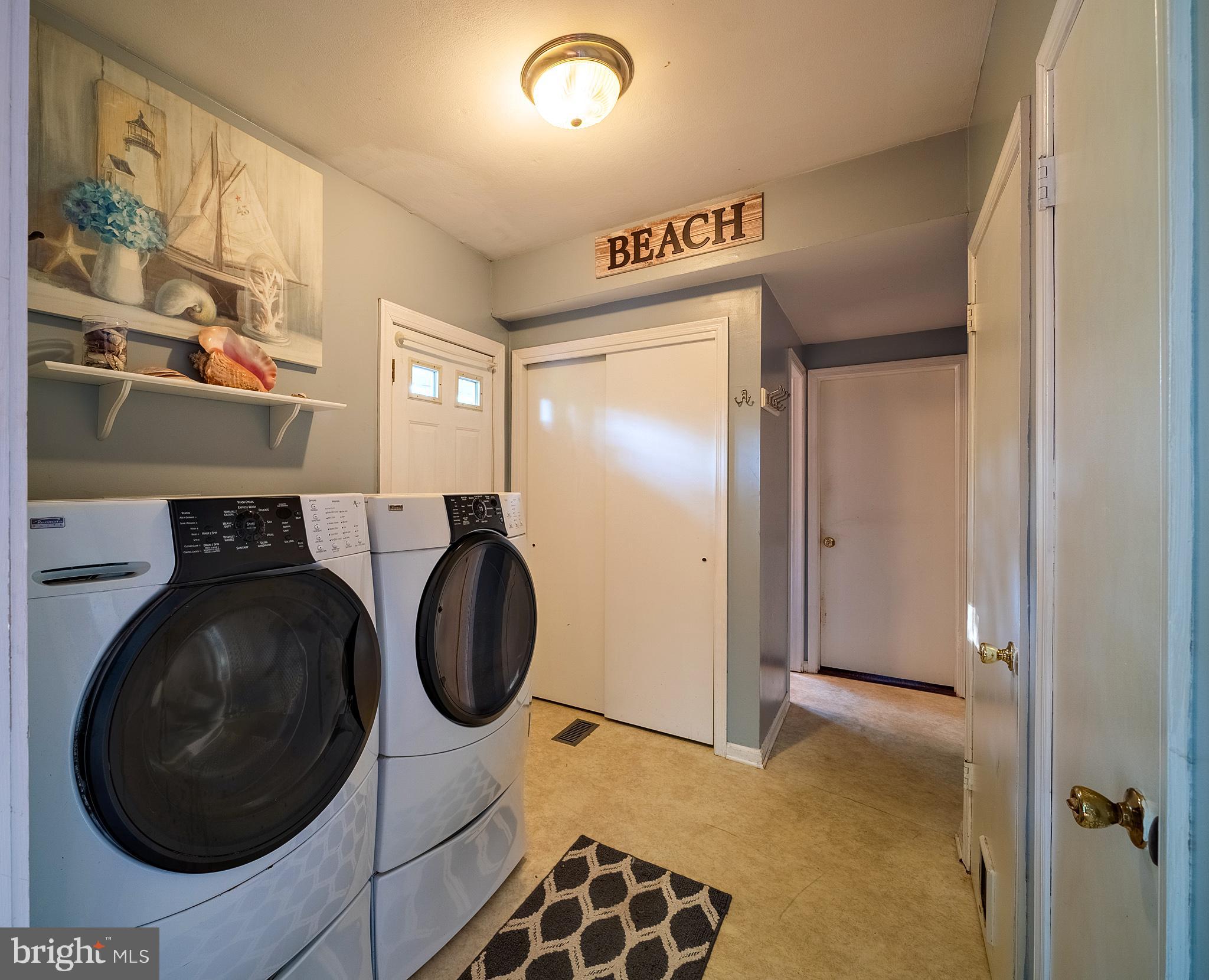 76 Lochatong Road Ewing, NJ 08628 - Photo 26 of 33 Laundry/Mudroom