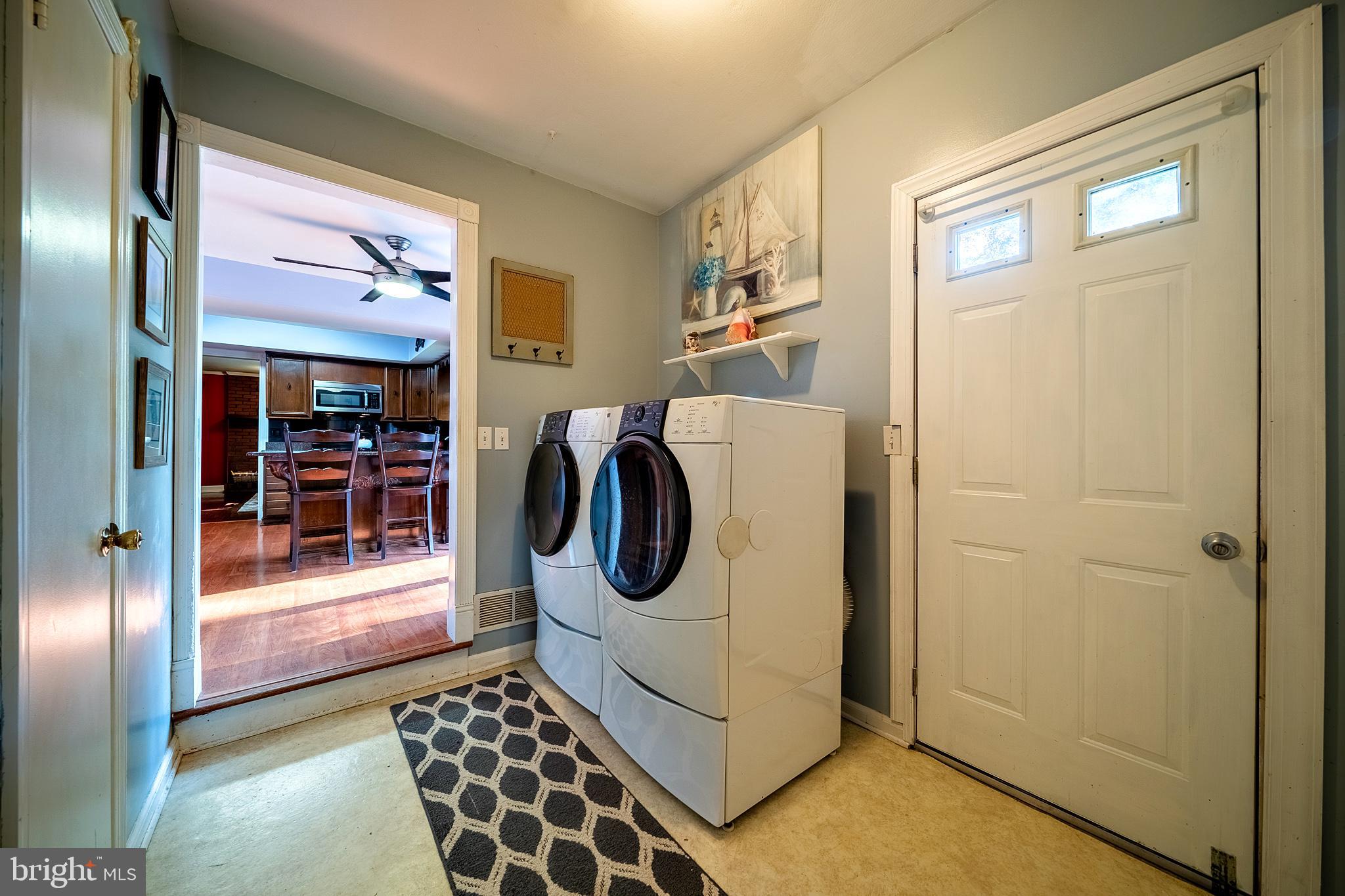 76 Lochatong Road Ewing, NJ 08628 - Photo 27 of 33 Laundry/Mudroom