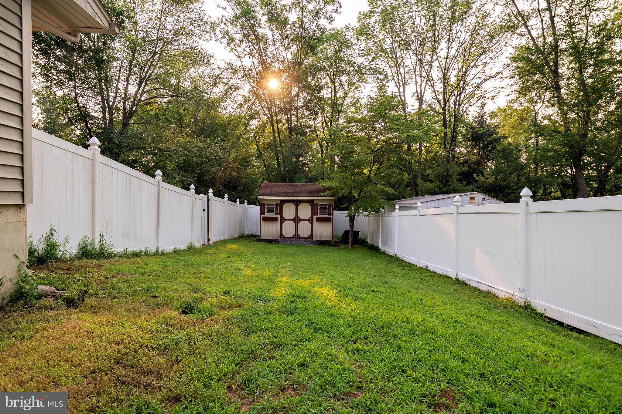 76 Lochatong Road Ewing, NJ 08628 - Photo 31 of 33 Dog Run with access to driveway/backyard/garage