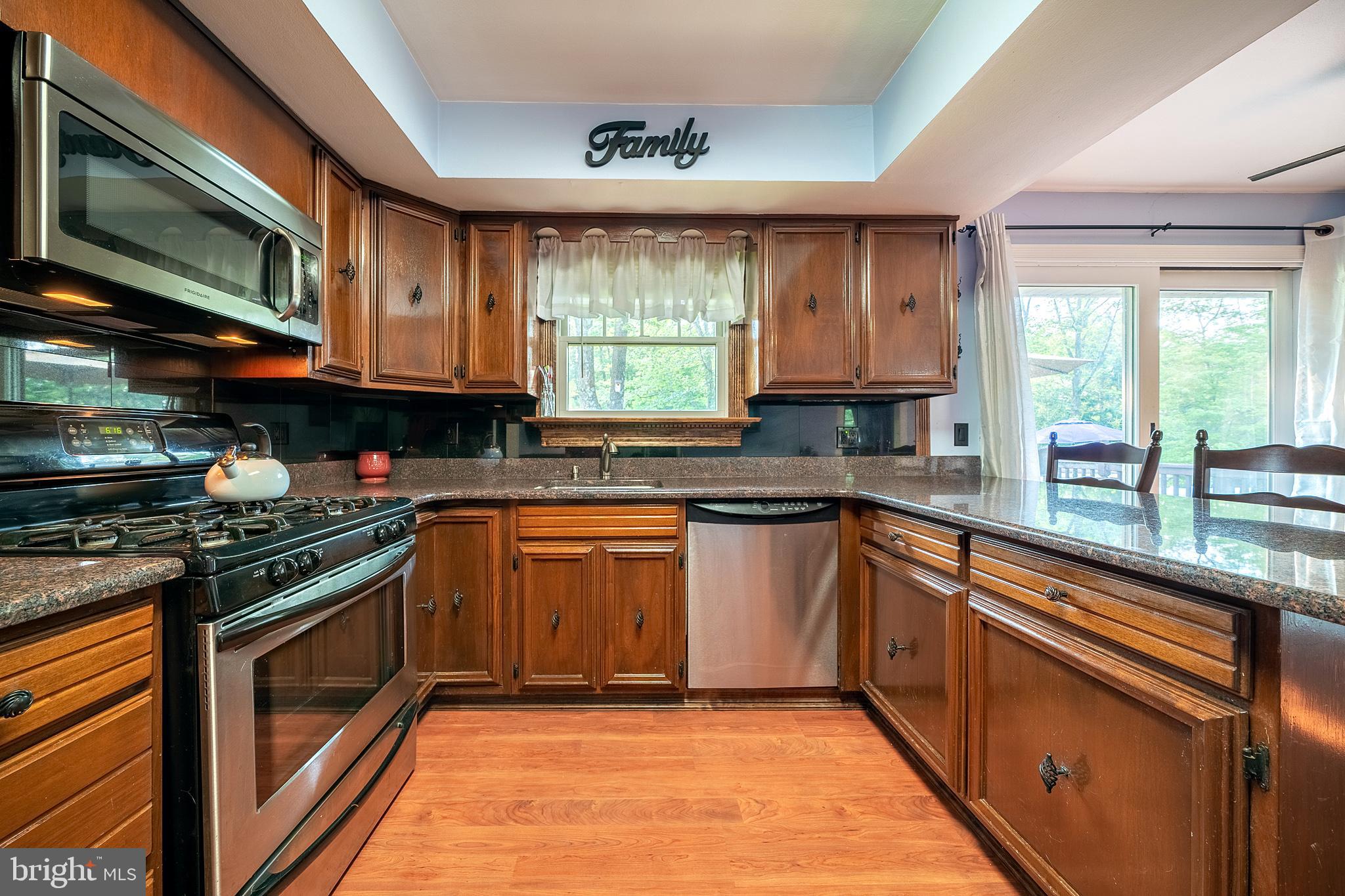 76 Lochatong Road Ewing, NJ 08628 - Photo 9 of 33 Kitchen