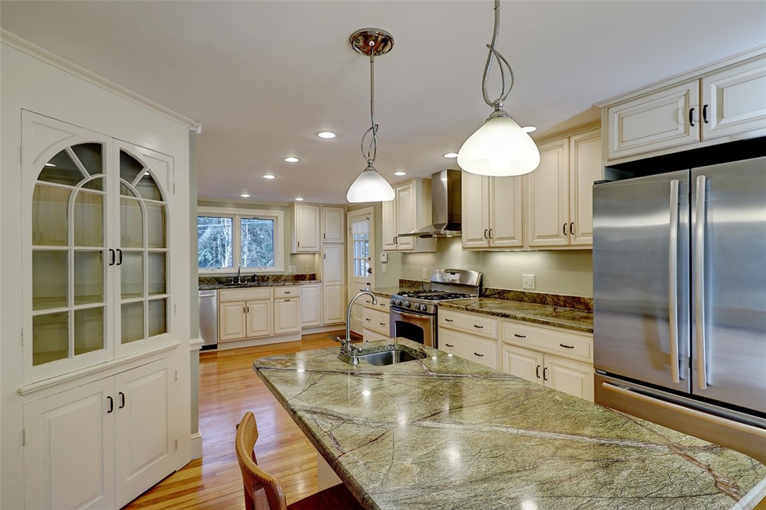 18 Heatherland Road Newton, MA 02461 - Photo 15 of 37