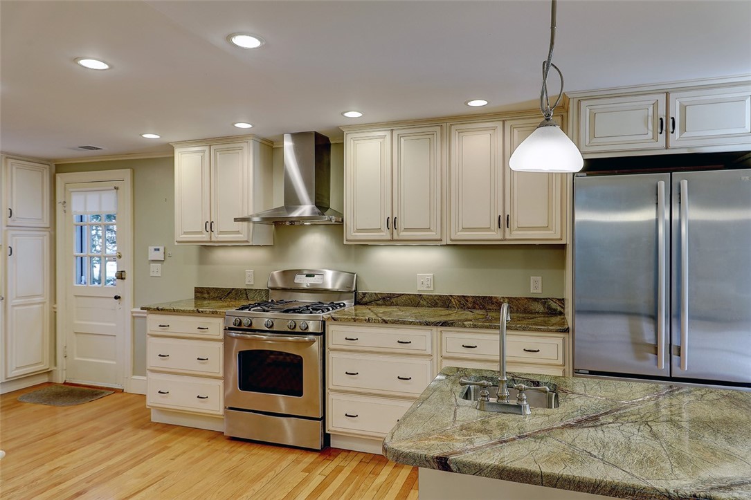 18 Heatherland Road Newton, MA 02461 - Photo 16 of 37