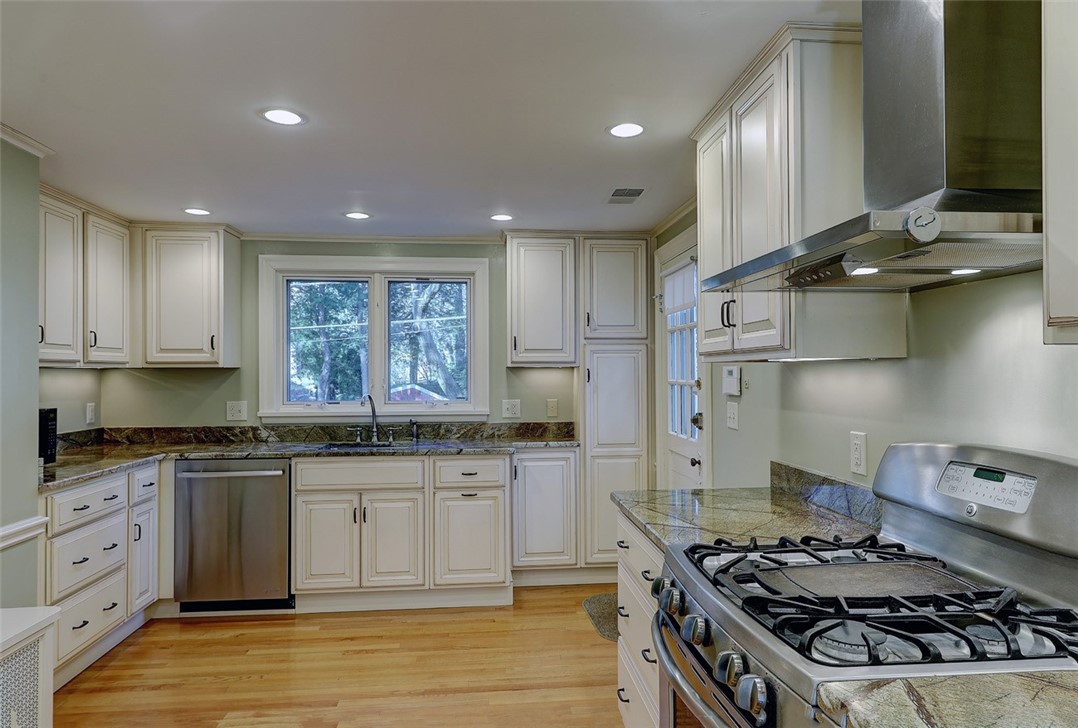 18 Heatherland Road Newton, MA 02461 - Photo 18 of 37