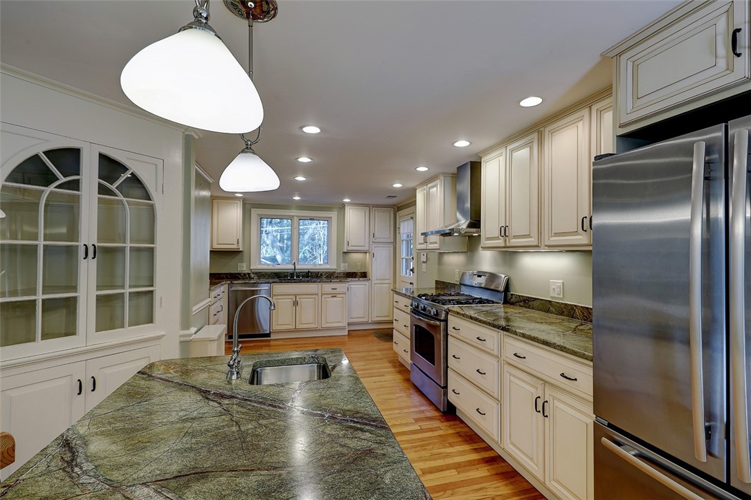 18 Heatherland Road Newton, MA 02461 - Photo 20 of 37