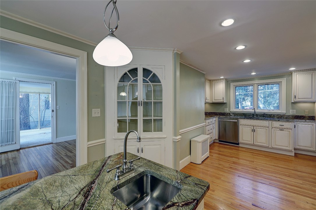 18 Heatherland Road Newton, MA 02461 - Photo 21 of 37