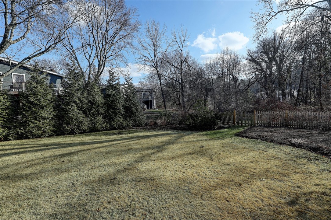 18 Heatherland Road Newton, MA 02461 - Photo 5 of 37